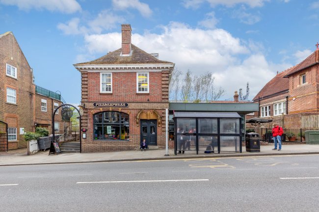 77 High Street, Uckfield TN22 1AP 9