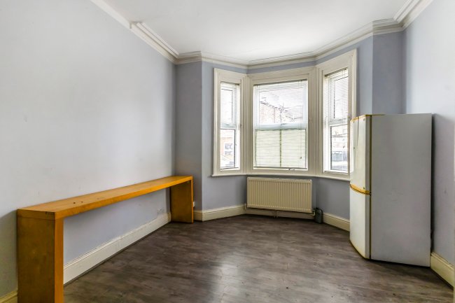 96 Crawley Road, Luton, LU1 1HZ 2