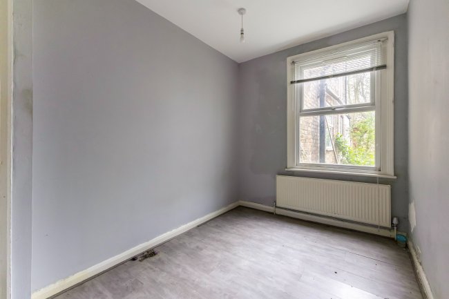 96 Crawley Road, Luton, LU1 1HZ 2