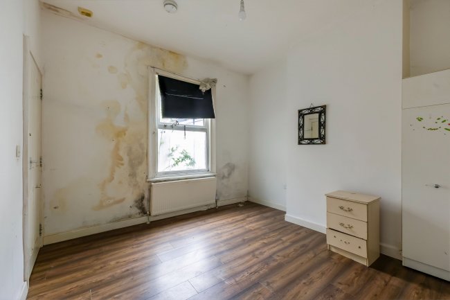 96 Crawley Road, Luton, LU1 1HZ 2