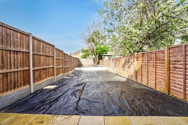 167a Plumstead High Street, Plumstead, London SE18 1HE 7