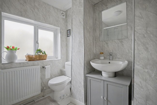 167a Plumstead High Street, Plumstead, London SE18 1HE 7