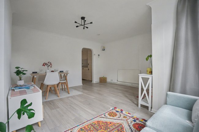 167a Plumstead High Street, Plumstead, London SE18 1HE 7