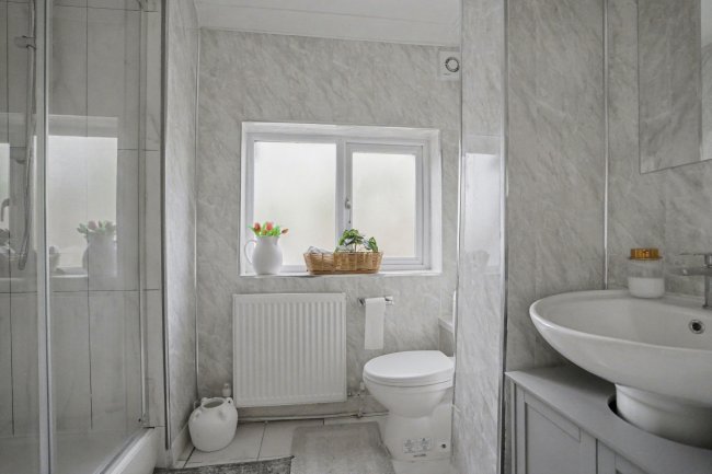 167a Plumstead High Street, Plumstead, London SE18 1HE 7