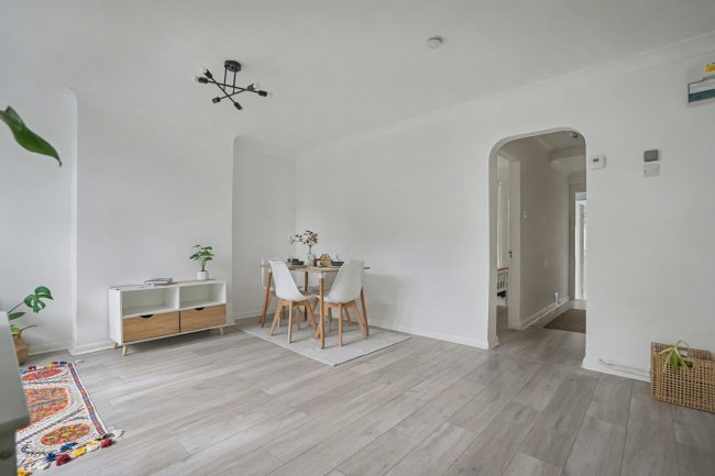 167a Plumstead High Street, Plumstead, London SE18 1HE 7