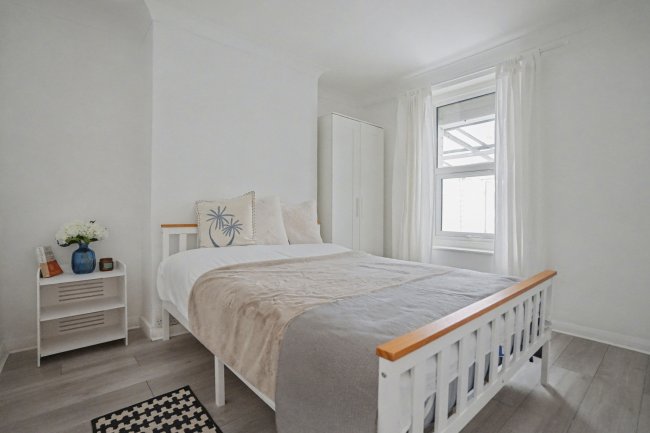 167a Plumstead High Street, Plumstead, London SE18 1HE 7