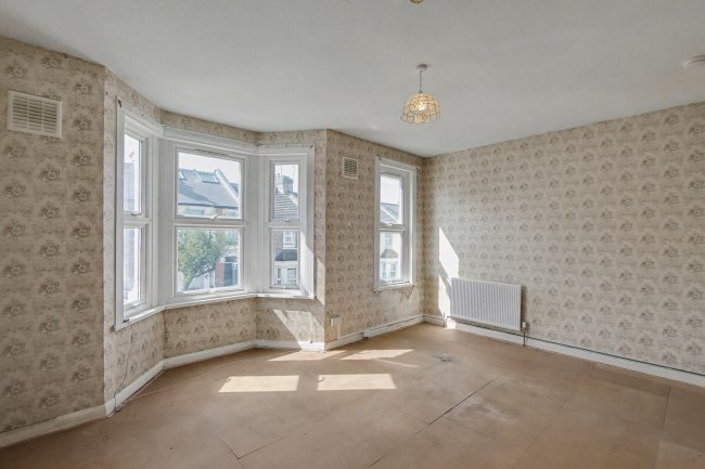 Flat B, 150 Villiers Road, London NW2 5PU 10