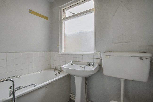 Flat B, 150 Villiers Road, London NW2 5PU 10