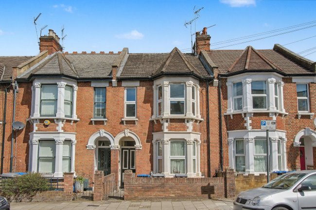 Flat B, 150 Villiers Road, London NW2 5PU 10