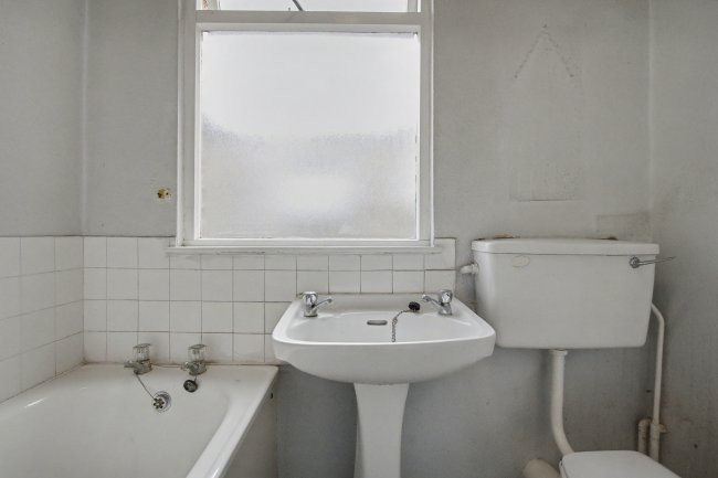 Flat B, 150 Villiers Road, London NW2 5PU 10