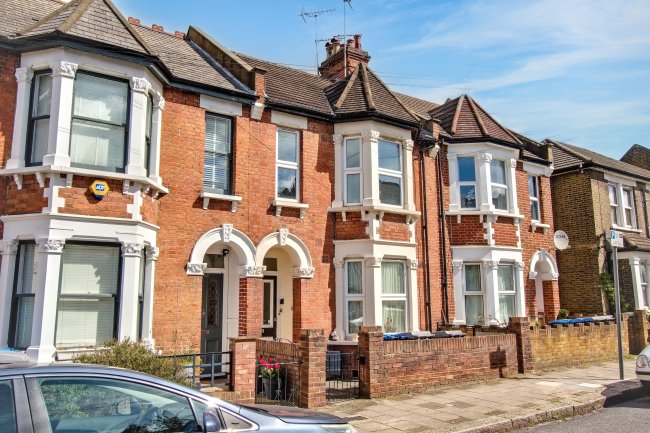 Flat B, 150 Villiers Road, London NW2 5PU 10