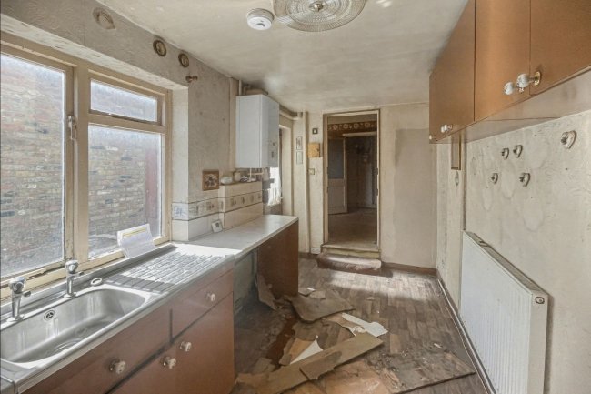 85 Clapham Manor Street, Clapham, London, SW4 6DR 3