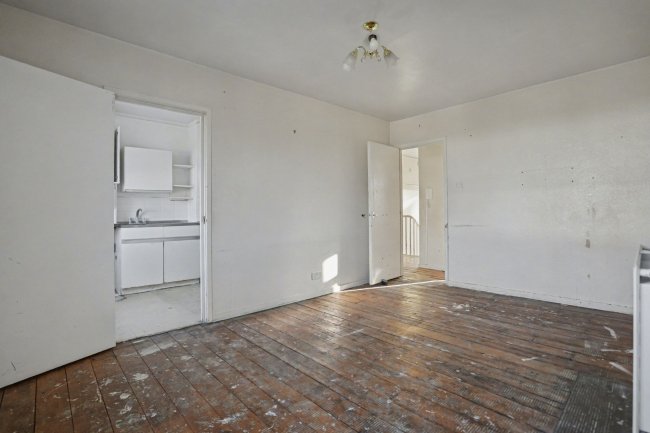 4d Tadema Road, London SW10 0NU 2