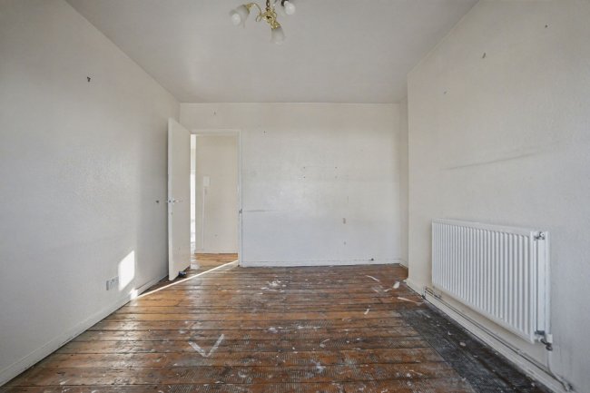 4d Tadema Road, London SW10 0NU 2