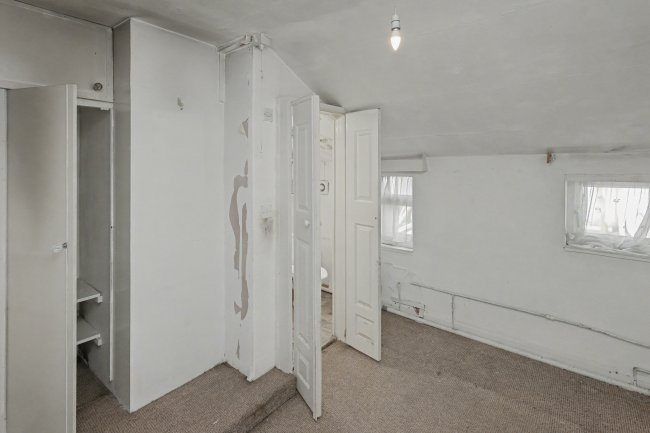 15-15A New Barn Street, Plaistow, London E13 8JZ 10