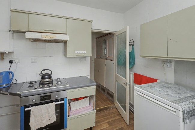 15-15A New Barn Street, Plaistow, London E13 8JZ 10