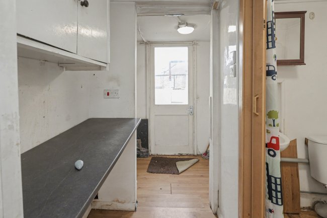 15-15A New Barn Street, Plaistow, London E13 8JZ 10