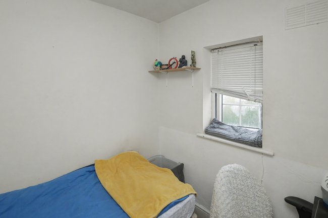 31 Pleasant Way, Wembley, Middlesex HA0 1DG 7