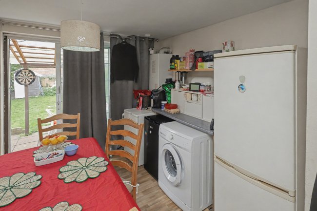 31 Pleasant Way, Wembley, Middlesex HA0 1DG 7