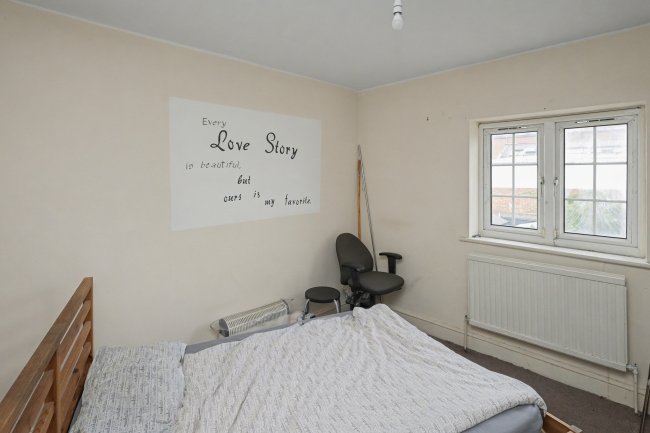 31 Pleasant Way, Wembley, Middlesex HA0 1DG 7