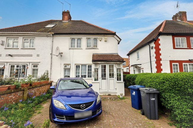 31 Pleasant Way, Wembley, Middlesex HA0 1DG 7