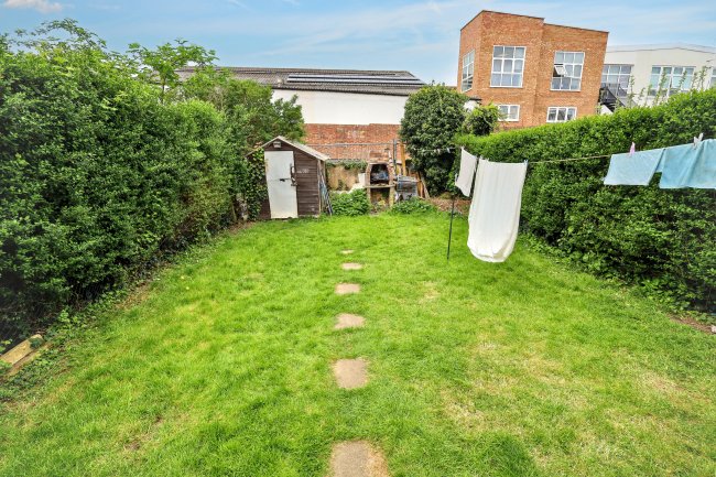 31 Pleasant Way, Wembley, Middlesex HA0 1DG 7