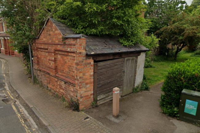 Shed at York Road, Stony Stratford, Milton Keynes, MK11 1BJ 6