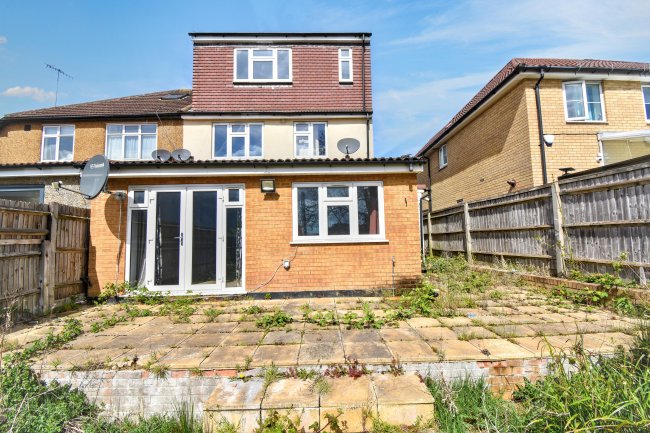 31 Pinner Park Gardens, Harrow HA2 6LQ 2