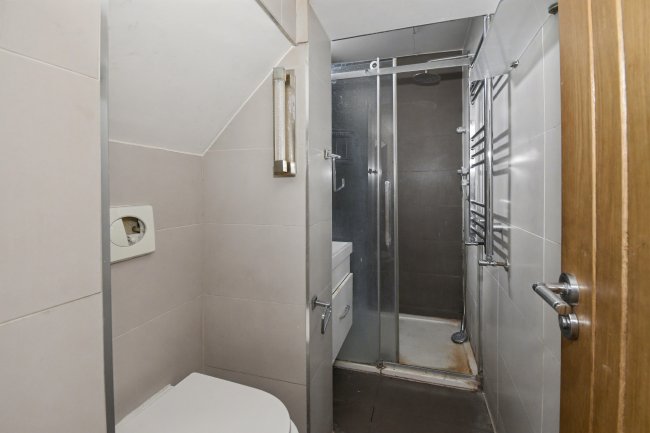 31 Pinner Park Gardens, Harrow HA2 6LQ 2