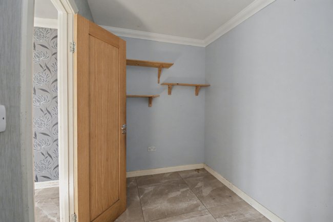 31 Pinner Park Gardens, Harrow HA2 6LQ 2