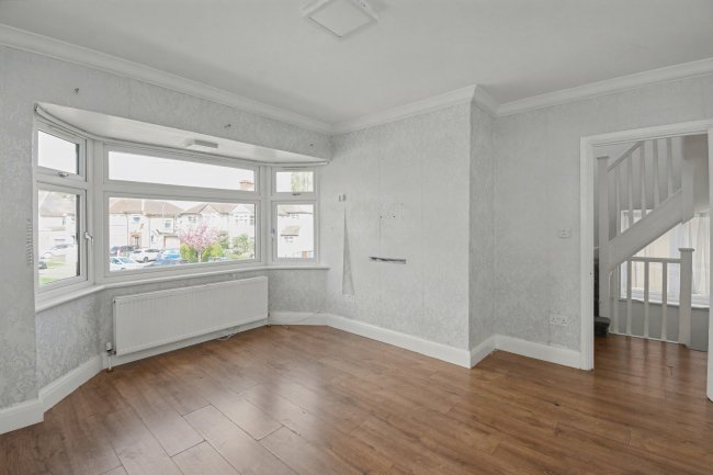 31a Pinner Park Gardens, Harrow HA2 6LQ 3