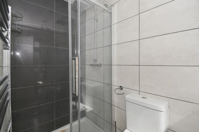 31a Pinner Park Gardens, Harrow HA2 6LQ 3