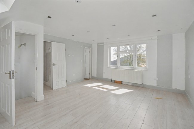 31a Pinner Park Gardens, Harrow HA2 6LQ 3