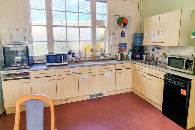 84 Silver Street, Enfield, London, EN1 3EP 5