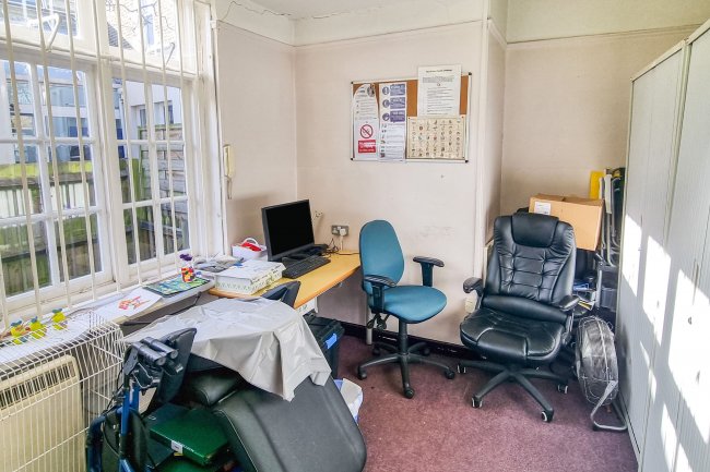 84 Silver Street, Enfield, London, EN1 3EP 5