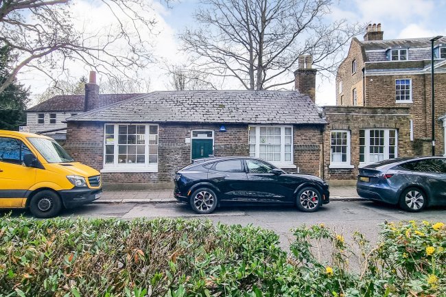 84 Silver Street, Enfield, London, EN1 3EP 5