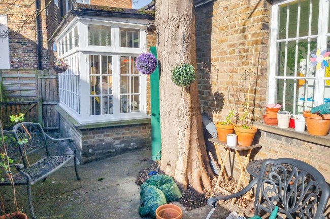 84 Silver Street, Enfield, London, EN1 3EP 5