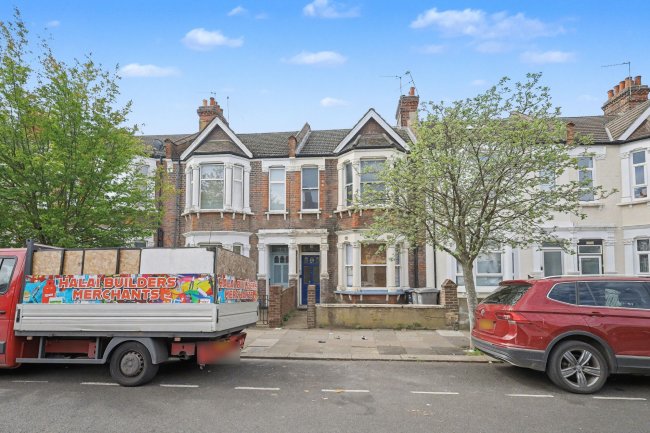 Flat A, 126 Leghorn Road, London NW10 4PG 7