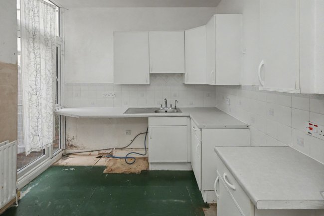 Flat A, 126 Leghorn Road, London NW10 4PG 7