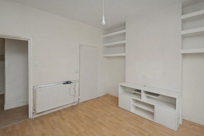 Flat A, 126 Leghorn Road, London NW10 4PG 7