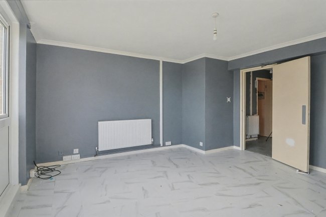 34 Coles Place, Chard, TA20 2BA 3