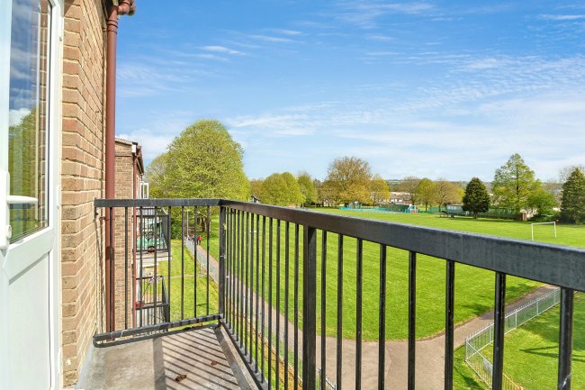 34 Coles Place, Chard, TA20 2BA 3