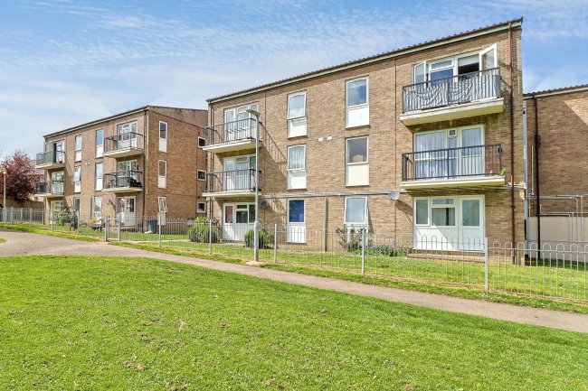 34 Coles Place, Chard, TA20 2BA 3