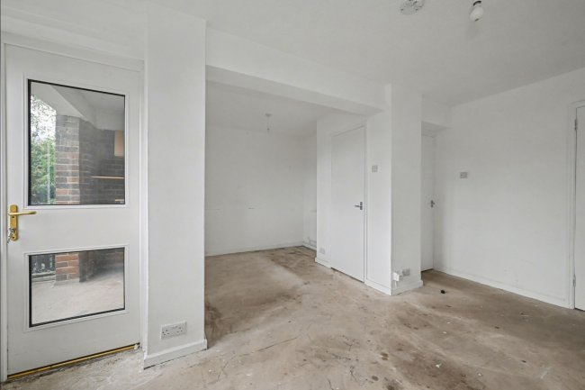 Flat 4, Hawkswood House, Moordale Avenue, Bracknell, RG42 1RY 6