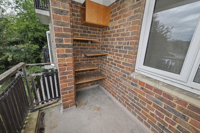 Flat 4, Hawkswood House, Moordale Avenue, Bracknell, RG42 1RY 6