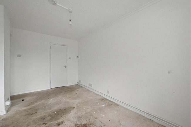 Flat 4, Hawkswood House, Moordale Avenue, Bracknell, RG42 1RY 6