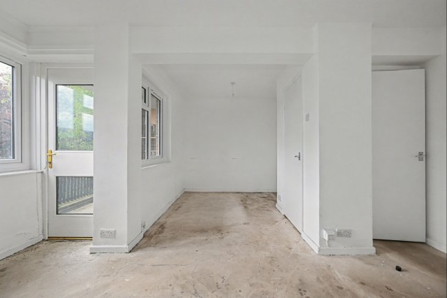 Flat 4, Hawkswood House, Moordale Avenue, Bracknell, RG42 1RY 6