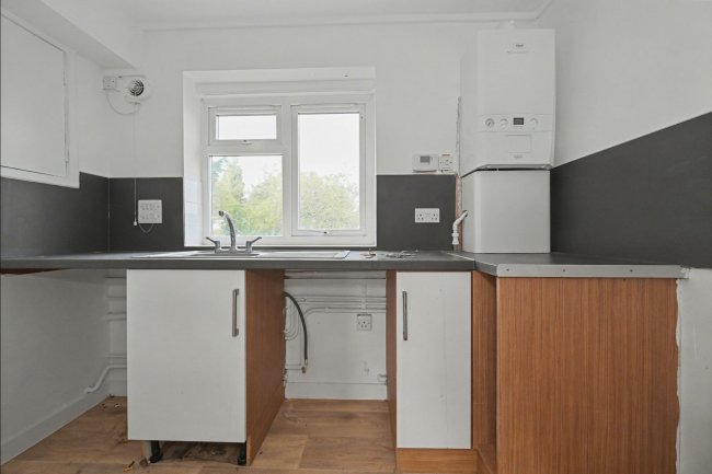 Flat 4, Hawkswood House, Moordale Avenue, Bracknell, RG42 1RY 6