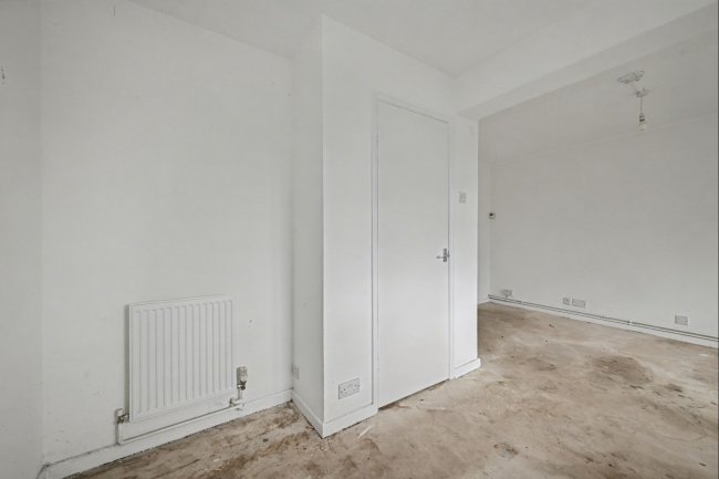 Flat 4, Hawkswood House, Moordale Avenue, Bracknell, RG42 1RY 6