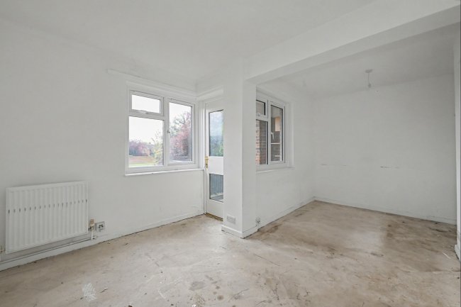 Flat 4, Hawkswood House, Moordale Avenue, Bracknell, RG42 1RY 6